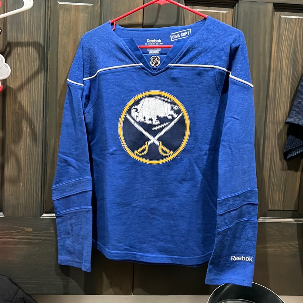 Women’s Buffalo Sabres jersey style sweatshirt size small